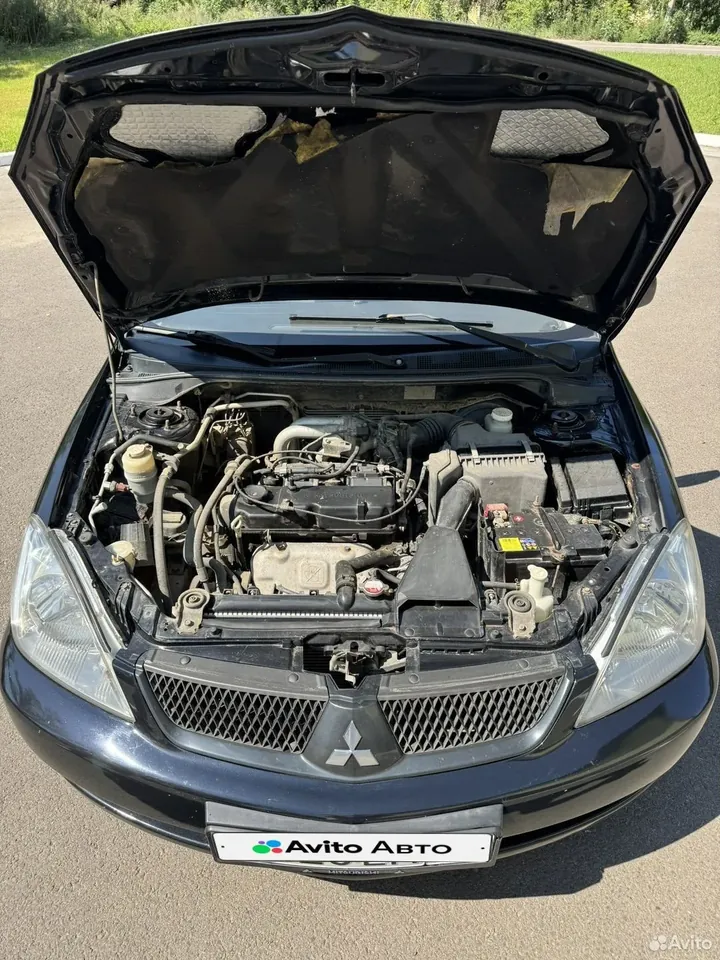 Подкапотное пространство Mitsubishi Lancer IX